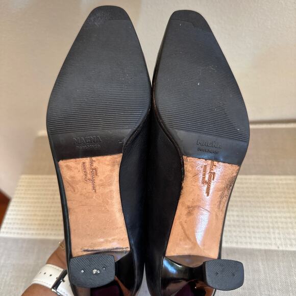 Vintage Salvatore Ferragamo Black Pumps with metallic Heel Size 7.5 - Picture 9 of 12